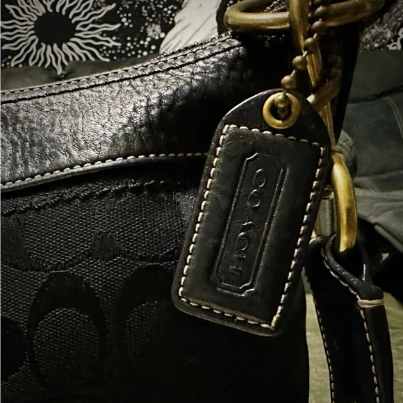 Vintage Y2K Coach Black and Gold Shoulder Bag crossbody purse 2006 - Picture 8 of 17